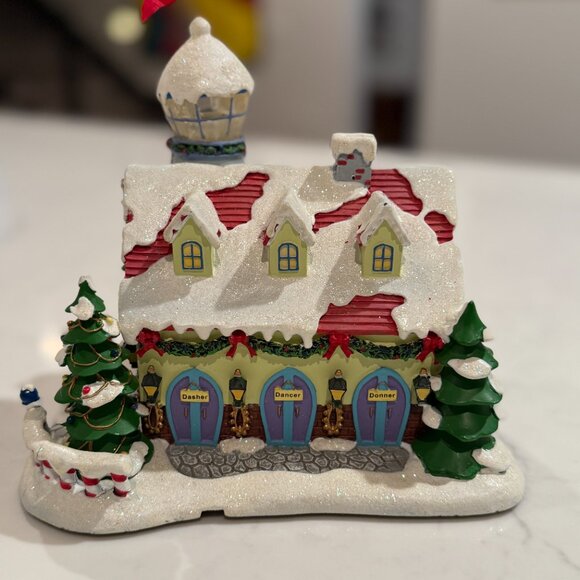 Hawthorne Village - "Watch Tower and Reindeer Barn" Piece - Picture 6 of 9